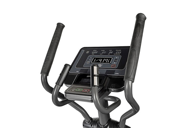 Эллиптический тренажер Spirit Fitness CE800+ Эллиптический тренажер Spirit Fitness CE800+