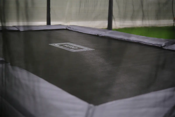 Батут Hasttings Hero 10x17FT