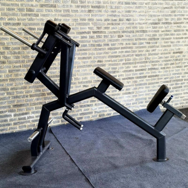 Задняя дельта с упором в грудь Gymmaster SS-26